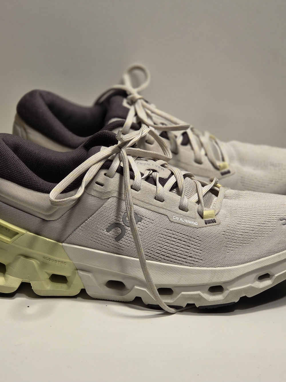 Size 9.5 - ON Cloudflyer 5 Pearl Hay W - Picture 2 of 11